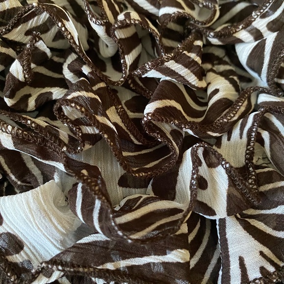 Charlotte Russe women’s top sleeveless blouse ruffled, size S - Picture 7 of 9